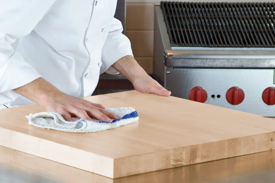 Hand-Wiping-Cutting-Board